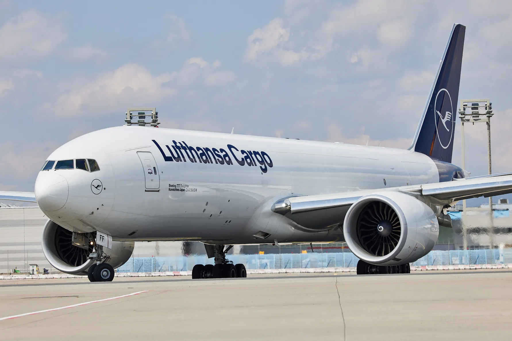 Грузовые самолёты Boeing: 747F, 777F и 767F — характеристики и кто на них летает