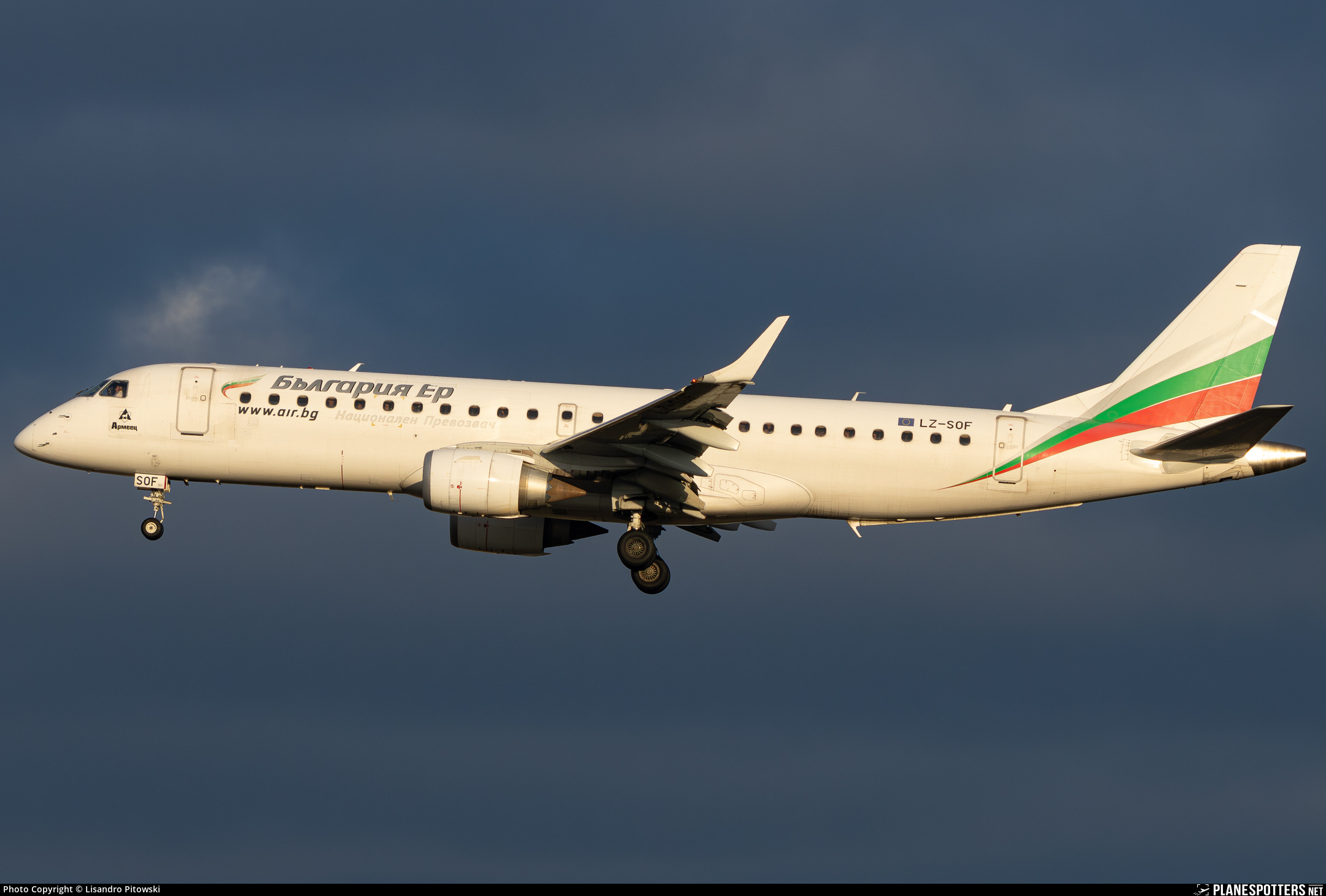 Embraer E190